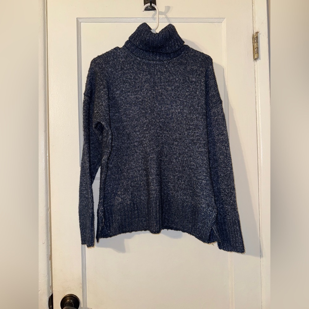 Banana Republic blue turtle neck sweater
